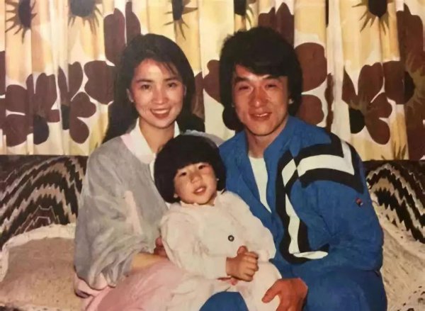 明星成龙的儿子和女儿名字