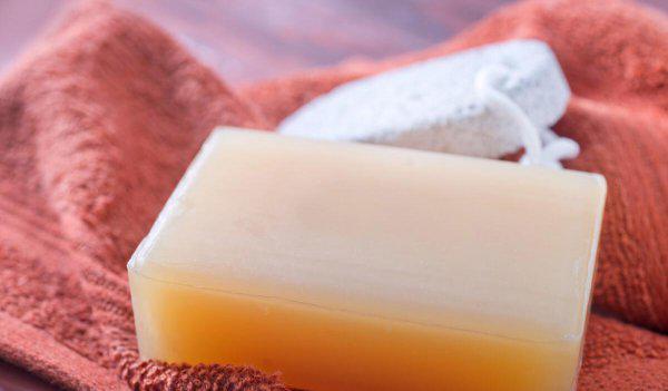 内裤用肥皂洗还是专用洗衣液好