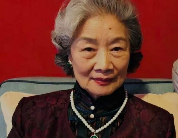 著名演员吕中个人资料简介