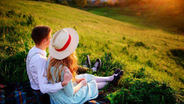 老公出轨比他大的已婚女什么心理