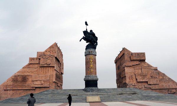 历史上成吉思汗是哪个朝代