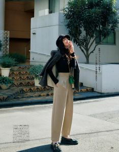 厚底乐福鞋怎么搭配衣服 女生厚底乐福鞋的五条穿搭指南