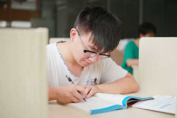 民办二本学费一年大概多少