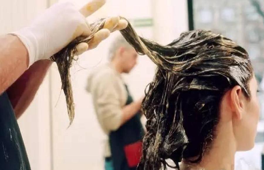 头发染黑后多久可以染其他颜色