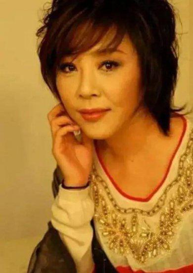 歌手衡越的个人资料简介