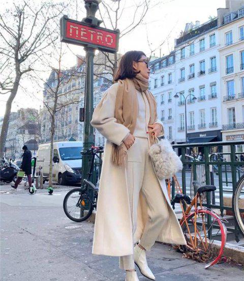 米色大衣穿搭禁忌