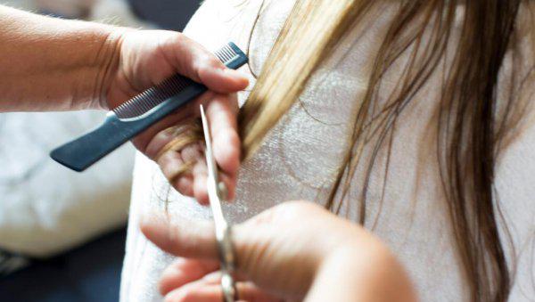 头发卷怎么办用什么才能变直