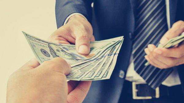 经常开口借钱人的人品