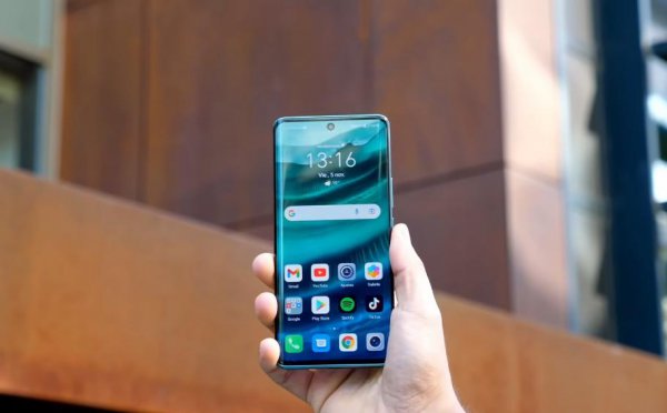 lcd还是oled屏幕好