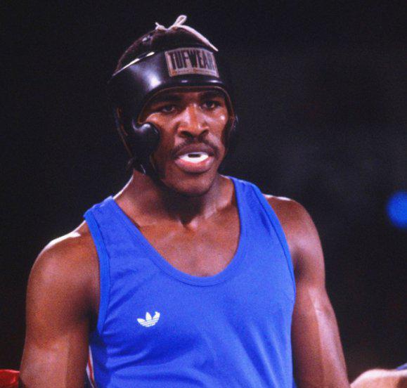 霍利菲尔德和泰森哪个厉害