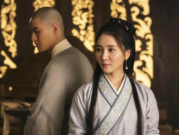 鸠摩罗什一生简介