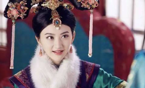 皇帝的姐姐和皇后谁大