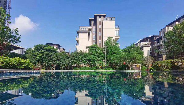 别墅上叠和下叠是什么意思