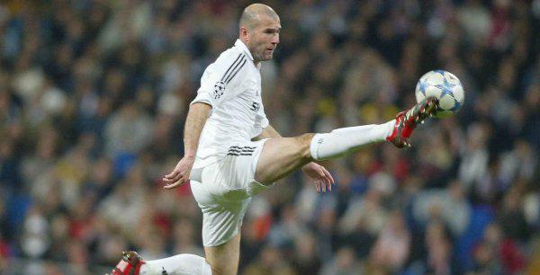 足球历史地位排名前十的球员