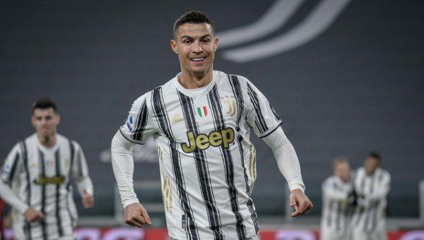 足球历史地位排名前十的球员