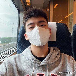 男生2023年最新发型 今年潮流男生发型趋势及图片