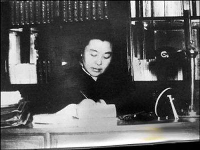 作家丁玲个人资料简介 著名女作家丁玲的四段感情史经历