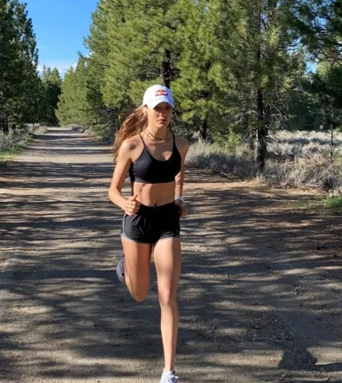 中国滑雪运动员谷爱凌简介