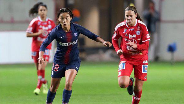 王霜为什么不在巴黎踢球了