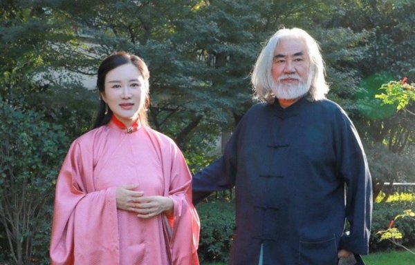 张纪中混血儿马丁是谁生的