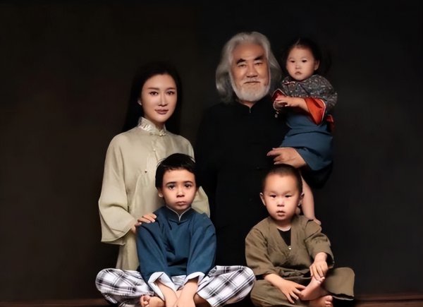 张纪中混血儿马丁是谁生的