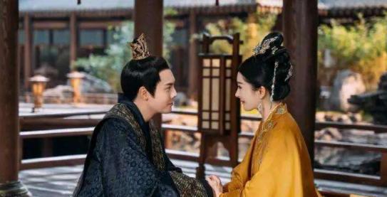 斛珠夫人海市最后到底跟谁在一起