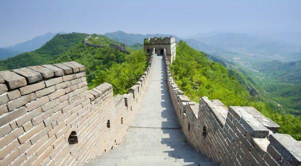 我国的万里长城大约有多长