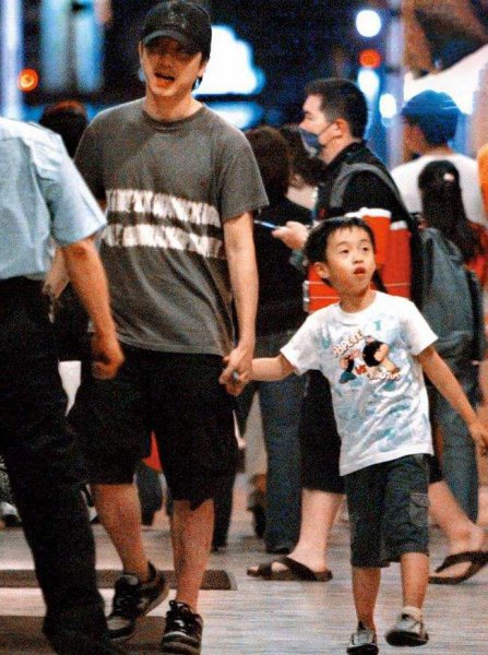 庾澄庆伊能静是怎样认识的