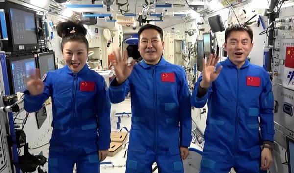 王亚平的工资多少