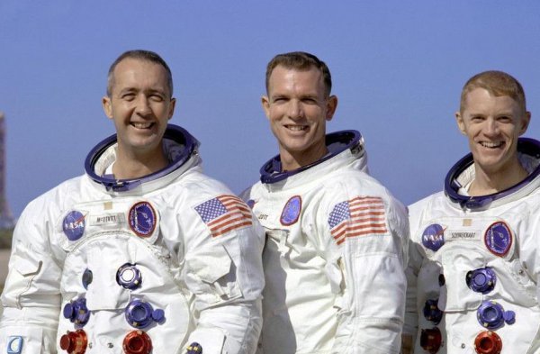 王亚平的工资多少