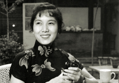 新凤霞个人资料简介和图片