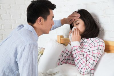女朋友生病了高情商安慰 该如何安慰生病难受的女友