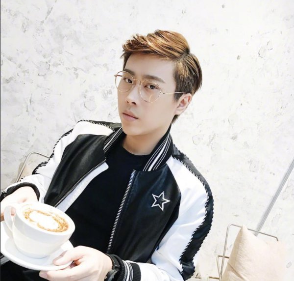 卢本伟是谁干了什么