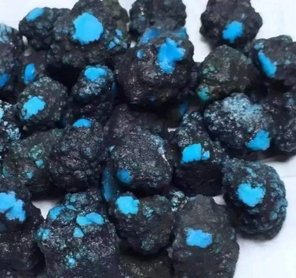 正宗绿松石多少钱一颗