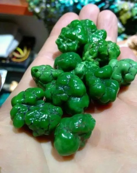 正宗绿松石多少钱一颗