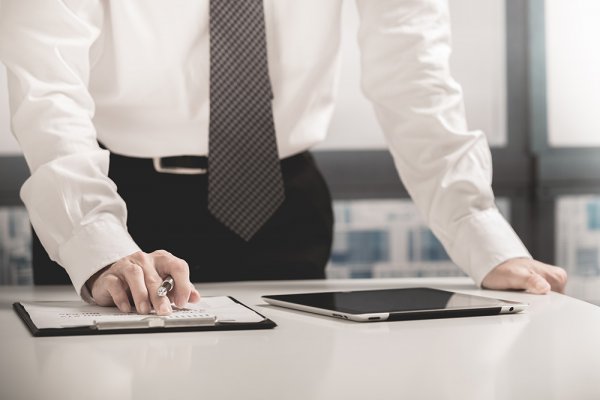 6000工资好还是4000带五险好