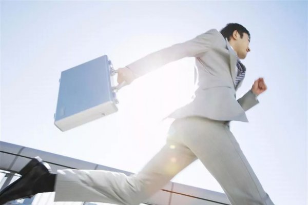 6000工资好还是4000带五险好