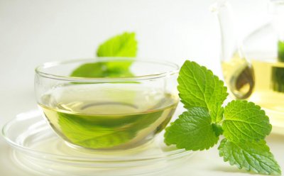 隔夜茶水可以浇花不 冷茶叶水能不能用来直接浇花