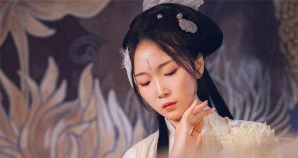 追天秤女3招搞定