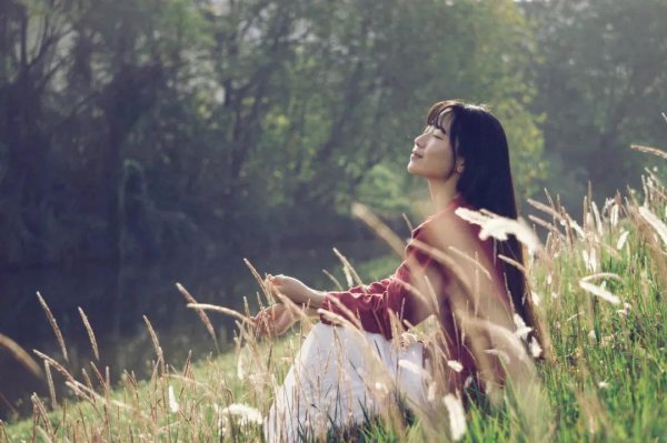 吻手背的男人心理