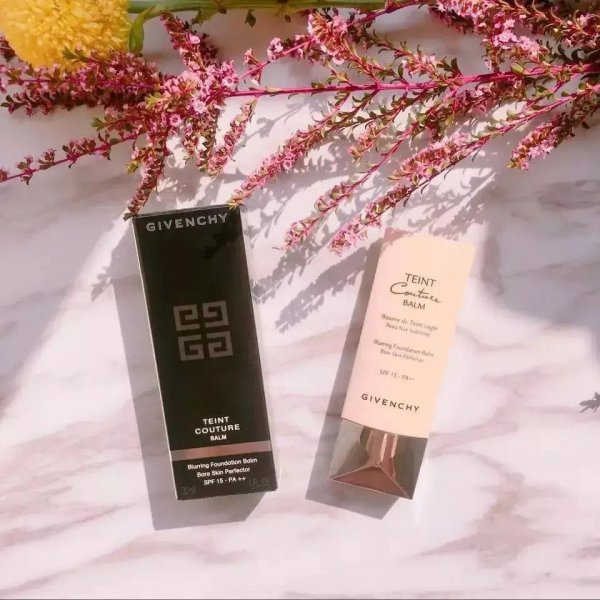 什么粉底液遮瑕持久效果好