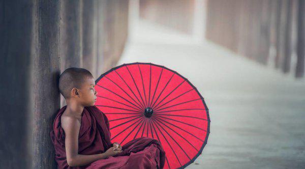 不聋不瞎不配当家什么意思