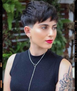 今年流行女士短发发型 清爽自然真时尚的女士短发