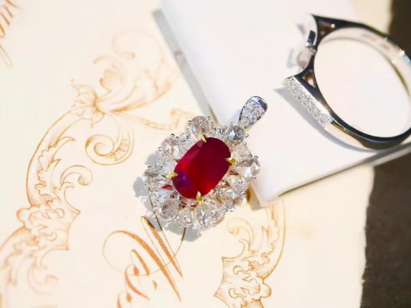 红宝石真假辨别最简单方法