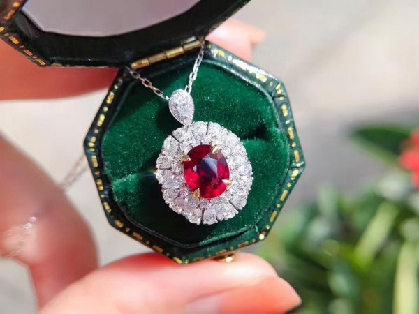 红宝石真假辨别最简单方法