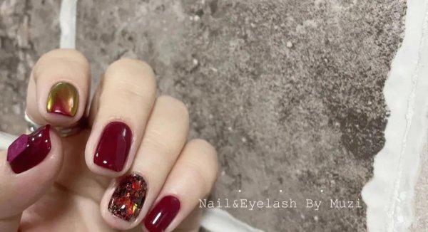 手黑适合什么颜色的美甲显白