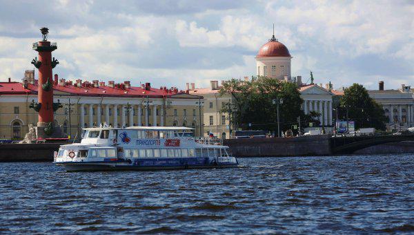圣彼得堡是哪个国家的城市