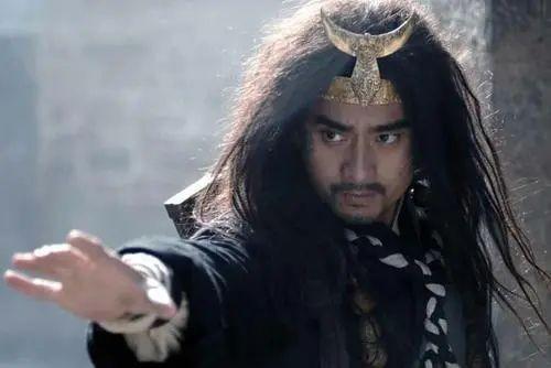 血溅鸳鸯楼的主人公是谁