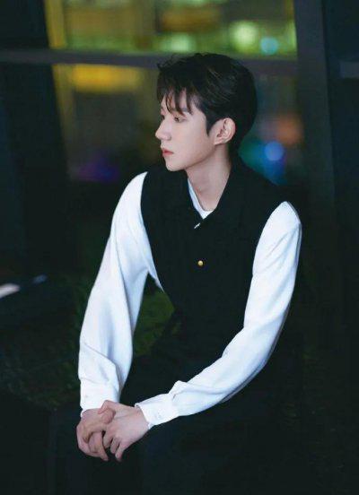 误入娱乐圈的明星