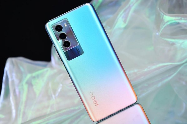 两千多的手机性价比最高是哪款